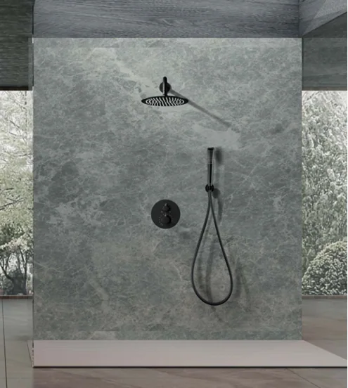 Ducha IMEX sobre revestimiento gris