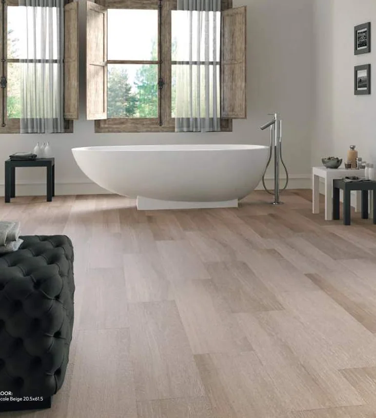 Madera Alaplana en baño con piso símil madera